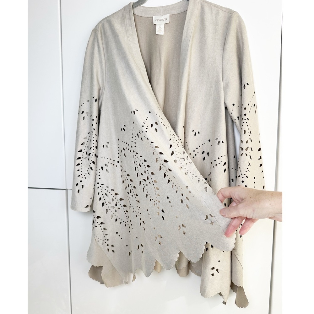 Chico's Faux Suede Laser Cut Cardigan Jacket
Size 0 (Small) Tan Western Cowgirl - Picture 3 of 7